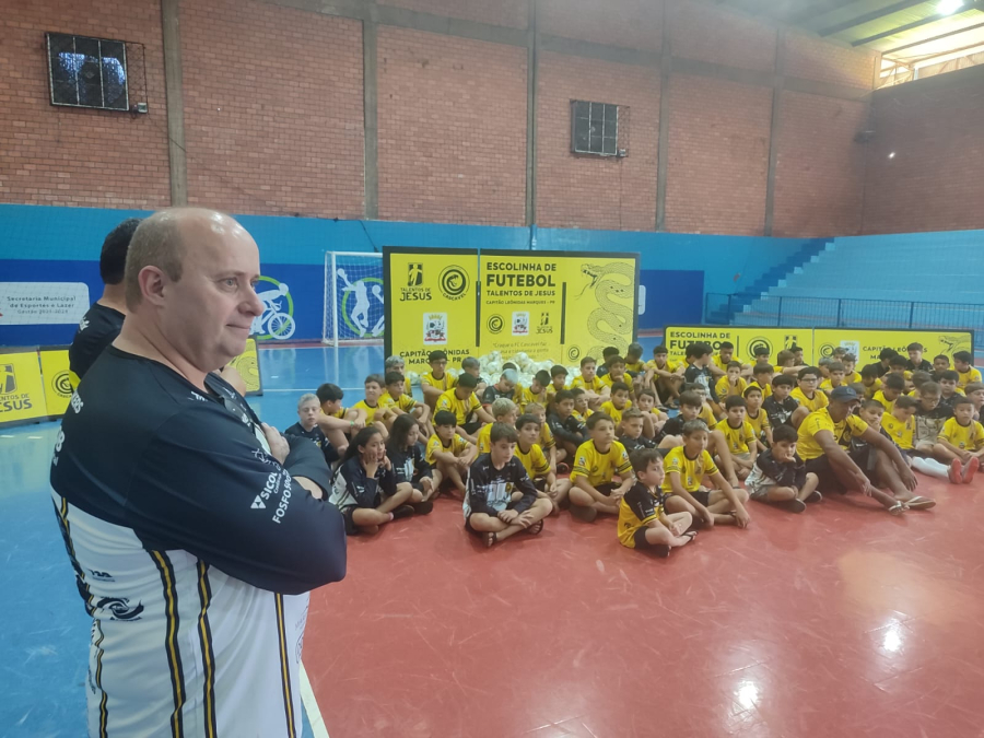 Natal: Talentos de Jesus presenteia alunos 