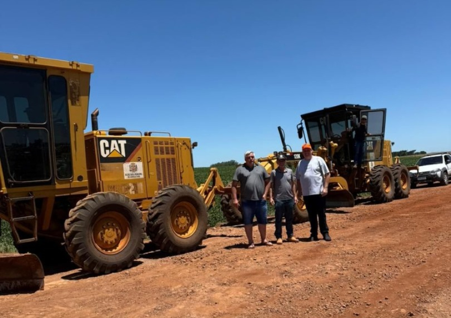 Agricultura de Corbélia prepara cascalho para estradas rurais