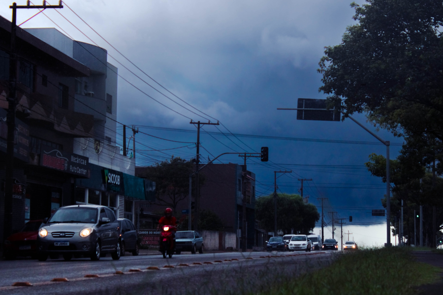 Cascavel segue com tempo nublado e previsão de chuvas nesta quarta-feira (12)